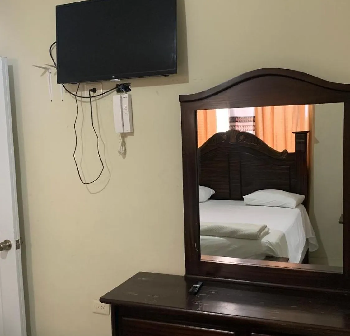 Apartahotel Dona Reyna Alojamientos En Santo Domingo A 5 Min De Aeropuerto Internacional Las Americas El Higo 0*,  République dominicaine